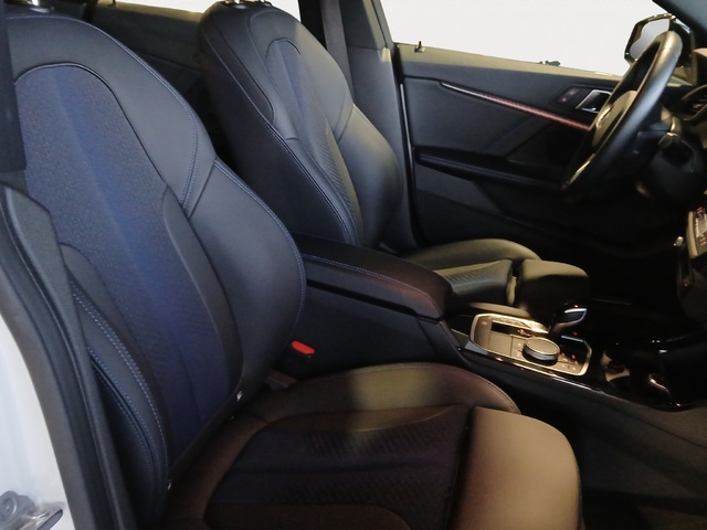 BMW Serie 2 218i Gran Coupe color Blanco. Año 2024. 103KW(140CV). Gasolina. En concesionario GANDIA Automoviles Fersan, S.A. de Valencia