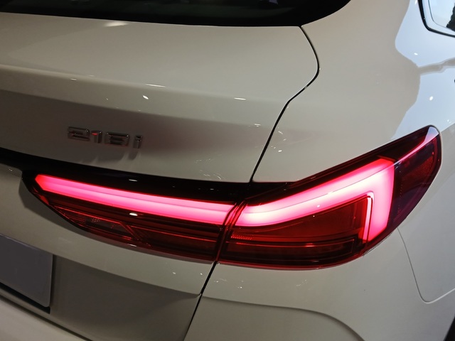 BMW Serie 2 218i Gran Coupe color Blanco. Año 2024. 103KW(140CV). Gasolina. En concesionario GANDIA Automoviles Fersan, S.A. de Valencia