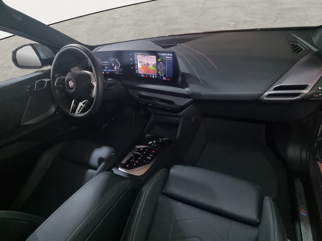 BMW Serie 1 118d color Gris. Año 2025. 110KW(150CV). Diésel. En concesionario SAN JUAN Automoviles Fersan S.A. de Alicante