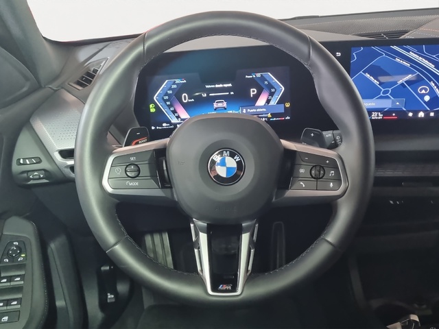 BMW Serie 1 118d color Gris. Año 2025. 110KW(150CV). Diésel. En concesionario SAN JUAN Automoviles Fersan S.A. de Alicante