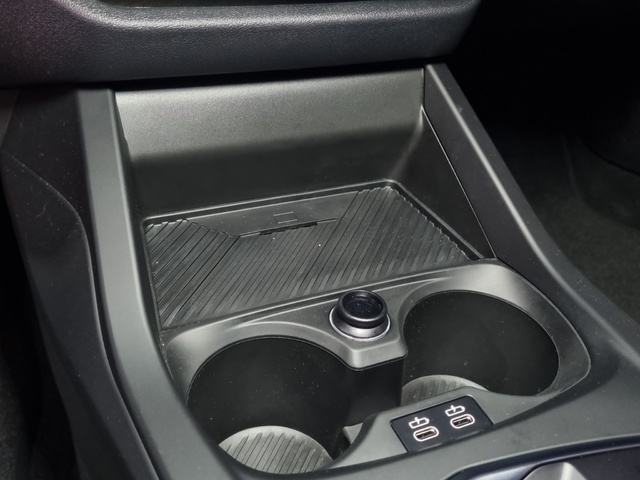 BMW Serie 1 118d color Gris. Año 2025. 110KW(150CV). Diésel. En concesionario SAN JUAN Automoviles Fersan S.A. de Alicante