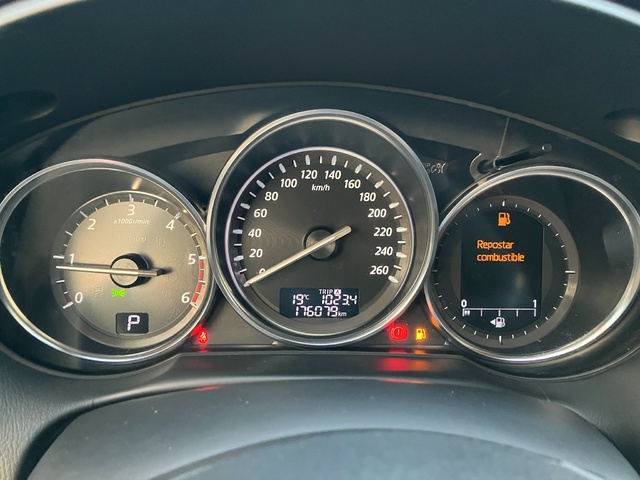 Mazda CX-5 2.2 DE Luxury 4WD AT 129 kW (175 CV)