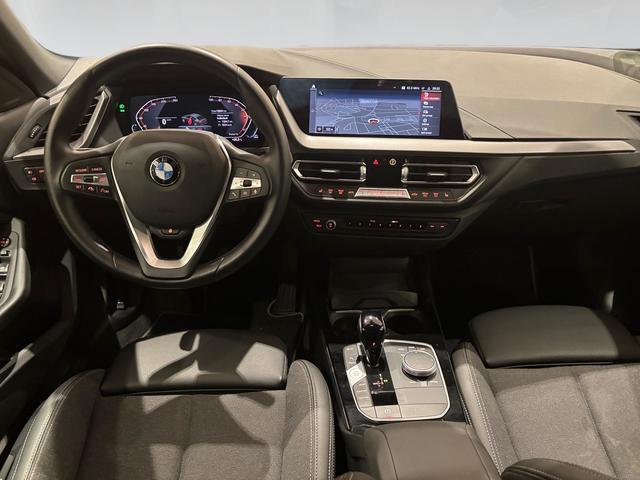 BMW Serie 2 218d Gran Coupe color Rojo. Año 2024. 110KW(150CV). Diésel. En concesionario Automotor Costa, S.L.U. de Almería