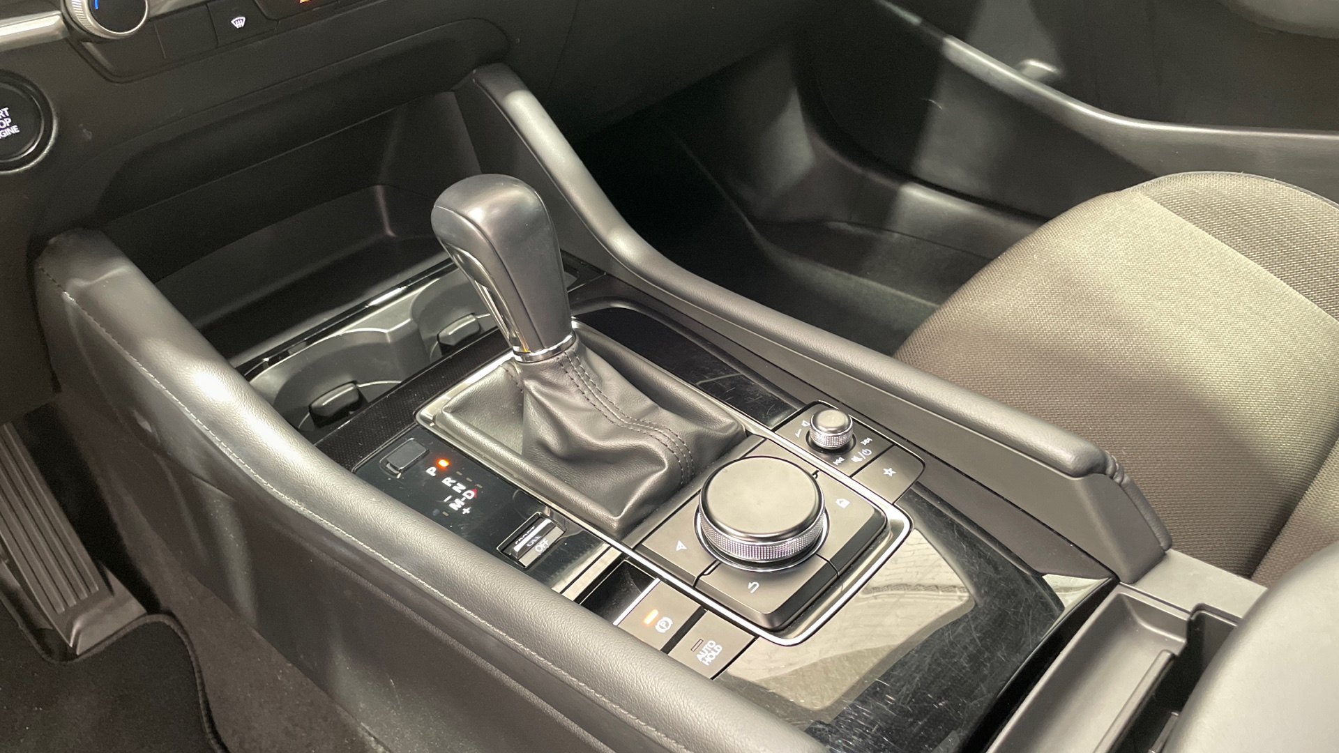 Mazda Mazda 3 2.5L E-SKY G MHEV en Barcelona