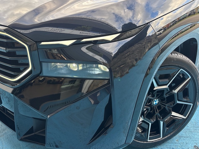 BMW XM 50e color Negro. Año 2025. 350KW(476CV). Híbrido Electro/Gasolina. En concesionario Grünblau Motor (Bmw y Mini) de Cantabria