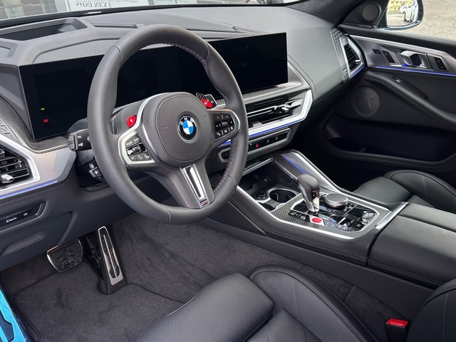 BMW XM 50e color Negro. Año 2025. 350KW(476CV). Híbrido Electro/Gasolina. En concesionario Grünblau Motor (Bmw y Mini) de Cantabria