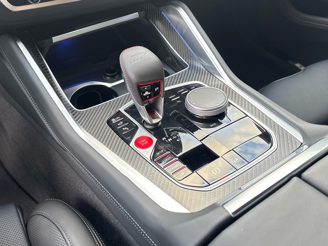 BMW XM 50e color Negro. Año 2025. 350KW(476CV). Híbrido Electro/Gasolina. En concesionario Grünblau Motor (Bmw y Mini) de Cantabria