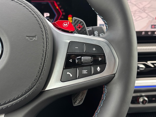 BMW XM 50e color Negro. Año 2025. 350KW(476CV). Híbrido Electro/Gasolina. En concesionario Grünblau Motor (Bmw y Mini) de Cantabria