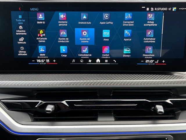 BMW XM 50e color Negro. Año 2025. 350KW(476CV). Híbrido Electro/Gasolina. En concesionario Grünblau Motor (Bmw y Mini) de Cantabria