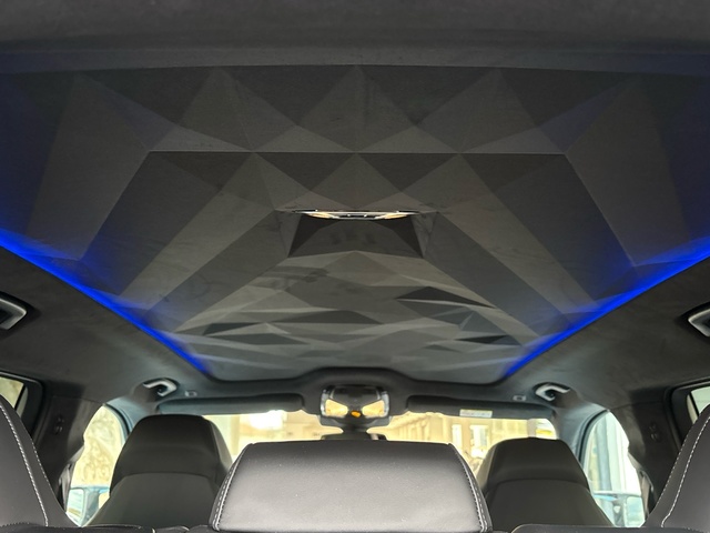 BMW XM 50e color Negro. Año 2025. 350KW(476CV). Híbrido Electro/Gasolina. En concesionario Grünblau Motor (Bmw y Mini) de Cantabria