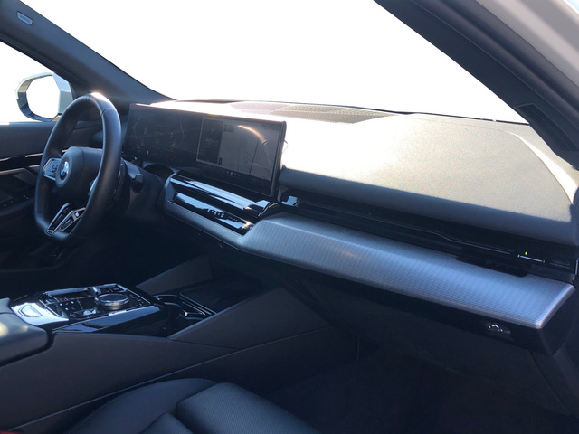 BMW Serie 5 520d color Blanco. Año 2025. 145KW(197CV). Diésel. En concesionario Vehinter Getafe de Madrid