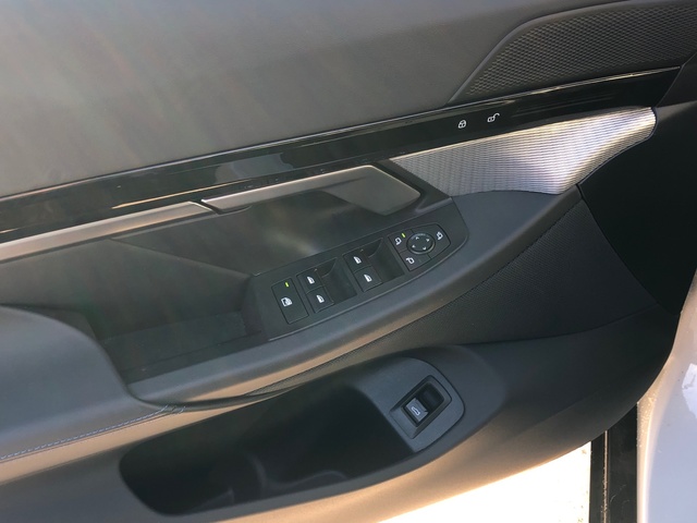 BMW Serie 5 520d color Blanco. Año 2025. 145KW(197CV). Diésel. En concesionario Vehinter Getafe de Madrid