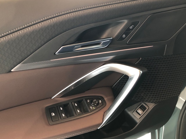 BMW X2 sDrive18d color Verde. Año 2025. 110KW(150CV). Diésel. En concesionario Vehinter Alcorcón de Madrid