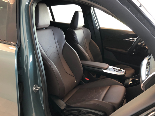 BMW X2 sDrive18d color Verde. Año 2025. 110KW(150CV). Diésel. En concesionario Vehinter Alcorcón de Madrid