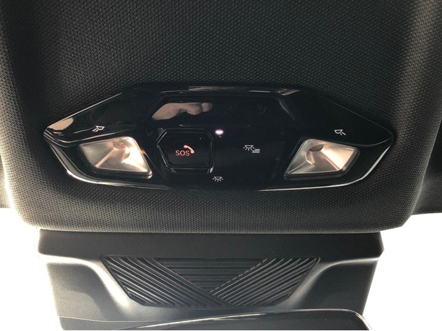 BMW X2 sDrive18d color Verde. Año 2025. 110KW(150CV). Diésel. En concesionario Vehinter Alcorcón de Madrid