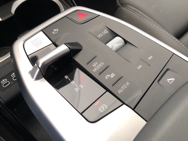 BMW X2 sDrive18d color Gris. Año 2025. 110KW(150CV). Diésel. En concesionario Vehinter Getafe de Madrid