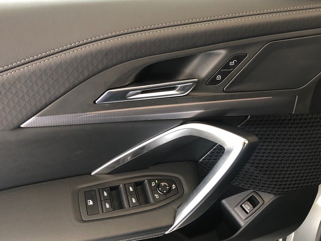 BMW X2 sDrive18d color Gris. Año 2025. 110KW(150CV). Diésel. En concesionario Vehinter Aguacate de Madrid