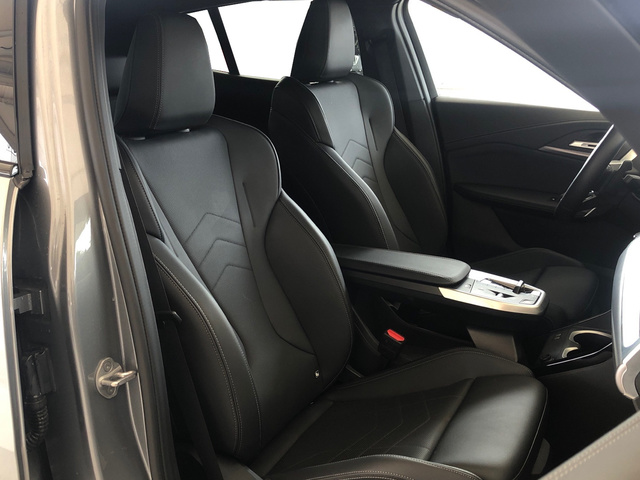 BMW X2 sDrive18d color Gris. Año 2025. 110KW(150CV). Diésel. En concesionario Vehinter Aguacate de Madrid