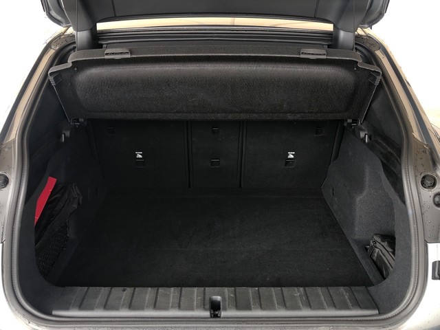 BMW X2 sDrive18d color Gris. Año 2025. 110KW(150CV). Diésel. En concesionario Vehinter Aguacate de Madrid