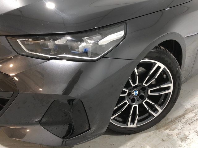 BMW Serie 5 520d Touring color Gris. Año 2025. 145KW(197CV). Diésel. En concesionario Auto Premier, S.A. - MADRID de Madrid