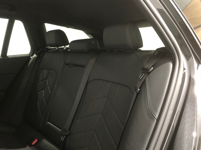 BMW Serie 5 520d Touring color Gris. Año 2025. 145KW(197CV). Diésel. En concesionario Auto Premier, S.A. - MADRID de Madrid