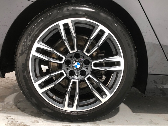 BMW Serie 5 520d Touring color Gris. Año 2025. 145KW(197CV). Diésel. En concesionario Auto Premier, S.A. - MADRID de Madrid