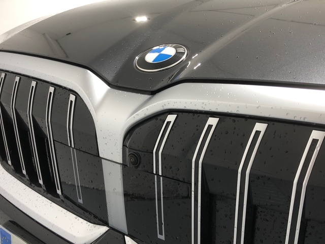 BMW Serie 5 520d Touring color Gris. Año 2025. 145KW(197CV). Diésel. En concesionario Auto Premier, S.A. - MADRID de Madrid