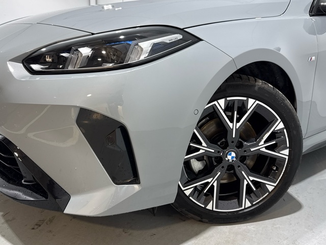 BMW Serie 1 120d color Gris. Año 2025. 120KW(163CV). Diésel. En concesionario Auto Premier, S.A. - MADRID de Madrid