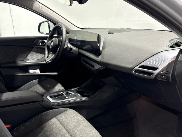 BMW Serie 1 120d color Gris. Año 2025. 120KW(163CV). Diésel. En concesionario Auto Premier, S.A. - MADRID de Madrid