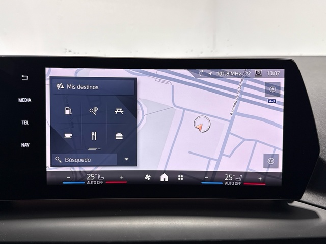 BMW Serie 1 120d color Gris. Año 2025. 120KW(163CV). Diésel. En concesionario Auto Premier, S.A. - MADRID de Madrid