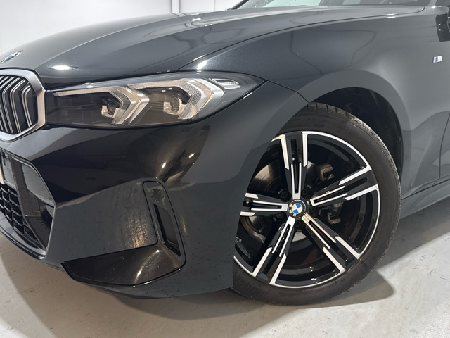 BMW Serie 3 318d color Negro. Año 2025. 110KW(150CV). Diésel. En concesionario Auto Premier, S.A. - ALCALÁ DE HENARES de Madrid