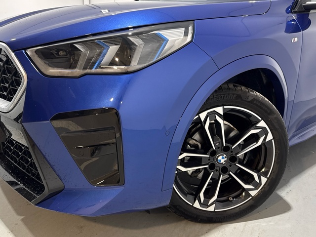 BMW X2 sDrive18d color Azul. Año 2025. 110KW(150CV). Diésel. En concesionario Auto Premier, S.A. - MADRID de Madrid