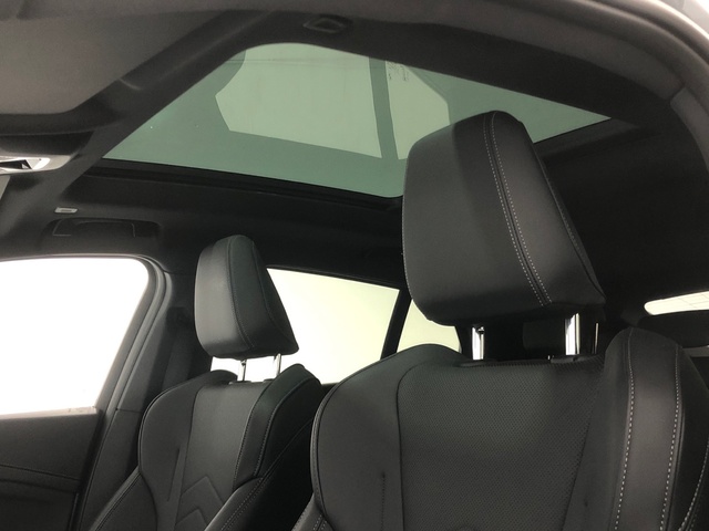 BMW X2 sDrive18d color Gris. Año 2025. 110KW(150CV). Diésel. En concesionario Auto Premier, S.A. - MADRID de Madrid