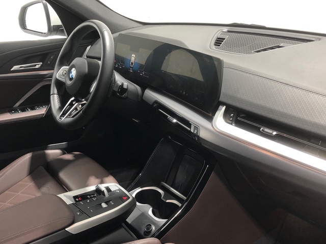 BMW X2 sDrive18d color Blanco. Año 2025. 110KW(150CV). Diésel. En concesionario Auto Premier, S.A. - ALCALÁ DE HENARES de Madrid