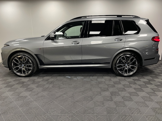 BMW X7 xDrive40d color Gris. Año 2025. 259KW(352CV). Diésel. En concesionario Maberauto de Castellón