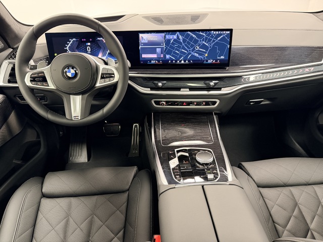 BMW X7 xDrive40d color Gris. Año 2025. 259KW(352CV). Diésel. En concesionario Maberauto de Castellón