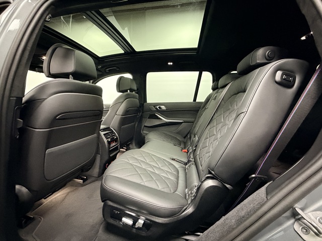 BMW X7 xDrive40d color Gris. Año 2025. 259KW(352CV). Diésel. En concesionario Maberauto de Castellón