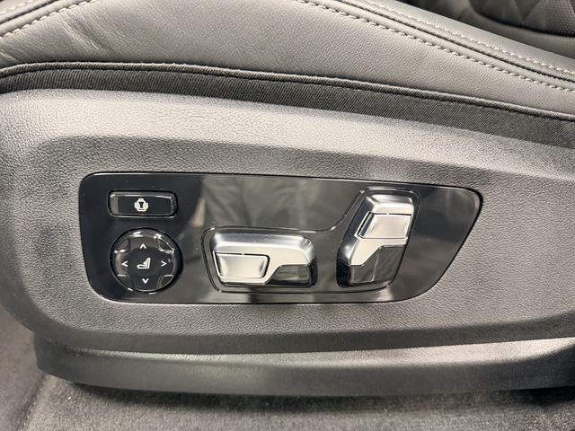 BMW X7 xDrive40d color Gris. Año 2025. 259KW(352CV). Diésel. En concesionario Maberauto de Castellón