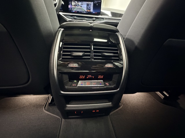 BMW X7 xDrive40d color Gris. Año 2025. 259KW(352CV). Diésel. En concesionario Maberauto de Castellón