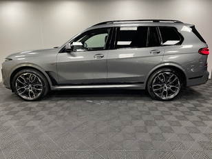 Fotos de BMW X7 xDrive40d color Gris. Año 2025. 259KW(352CV). Diésel. En concesionario Maberauto de Castellón