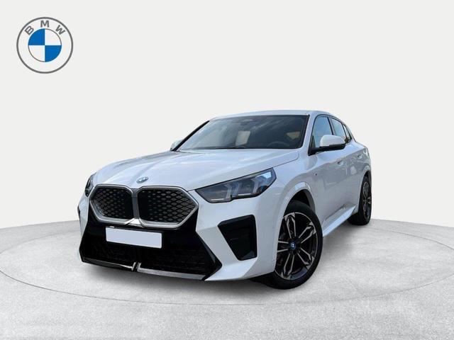 BMW iX2 xDrive30 color Blanco. Año 2025. 230KW(313CV). Eléctrico. En concesionario Ilbira Motor | Granada de Granada