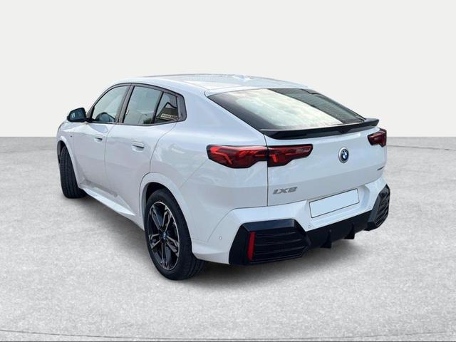 BMW iX2 xDrive30 color Blanco. Año 2025. 230KW(313CV). Eléctrico. En concesionario Ilbira Motor | Granada de Granada