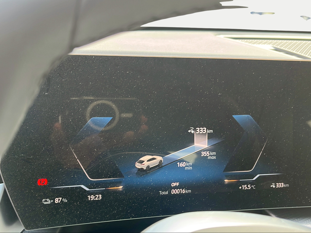 BMW iX2 xDrive30 color Blanco. Año 2025. 230KW(313CV). Eléctrico. En concesionario Ilbira Motor | Granada de Granada