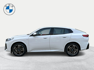 Fotos de BMW iX2 xDrive30 color Blanco. Año 2025. 230KW(313CV). Eléctrico. En concesionario Ilbira Motor | Granada de Granada