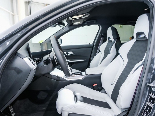 BMW M M3 Berlina Competition color Gris. Año 2025. 390KW(530CV). Gasolina. En concesionario Oliva Motor Tarragona de Tarragona