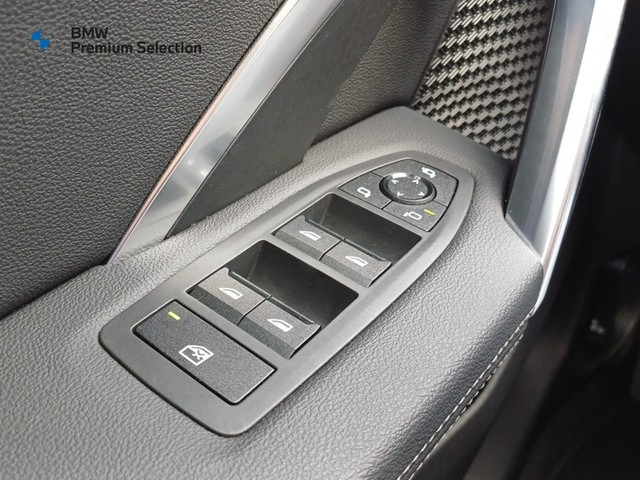 BMW X1 sDrive18i color Azul. Año 2023. 100KW(136CV). Gasolina. En concesionario Marmotor de Las Palmas