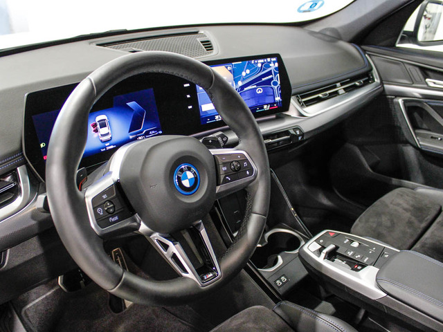 BMW X1 xDrive25e color Blanco. Año 2025. 180KW(245CV). Híbrido Electro/Gasolina. En concesionario Barcelona Premium -- GRAN VIA de Barcelona