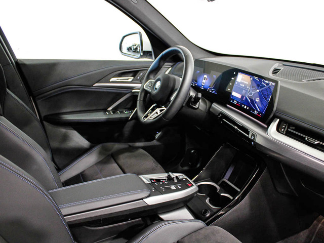 BMW X1 xDrive25e color Blanco. Año 2025. 180KW(245CV). Híbrido Electro/Gasolina. En concesionario Barcelona Premium -- GRAN VIA de Barcelona