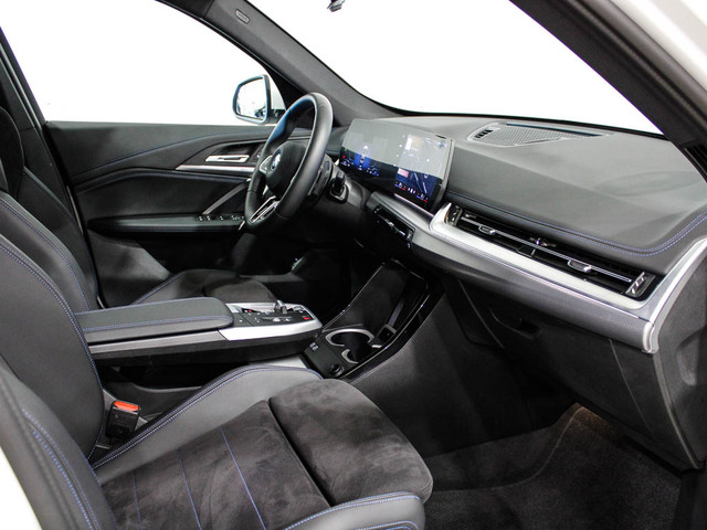 BMW X1 xDrive25e color Blanco. Año 2025. 180KW(245CV). Híbrido Electro/Gasolina. En concesionario Barcelona Premium -- GRAN VIA de Barcelona