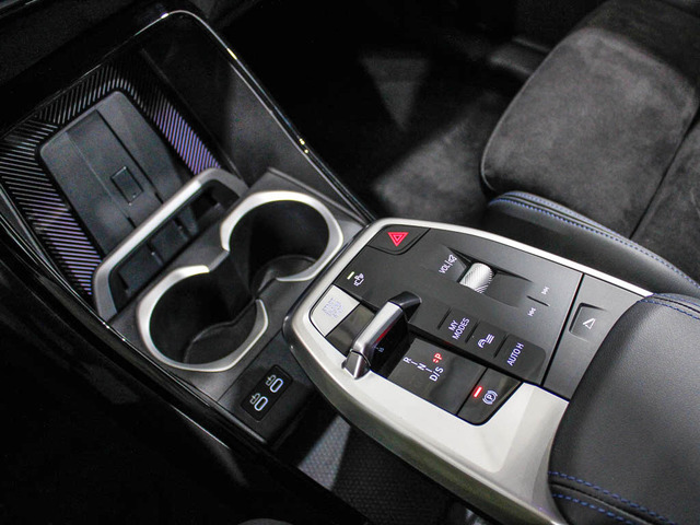 BMW X1 xDrive25e color Blanco. Año 2025. 180KW(245CV). Híbrido Electro/Gasolina. En concesionario Barcelona Premium -- GRAN VIA de Barcelona